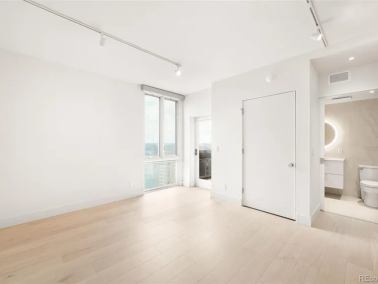 1133 Race St #16B — Photo 25