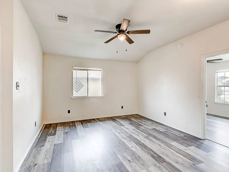 4411 Causeway Ct — Photo 14