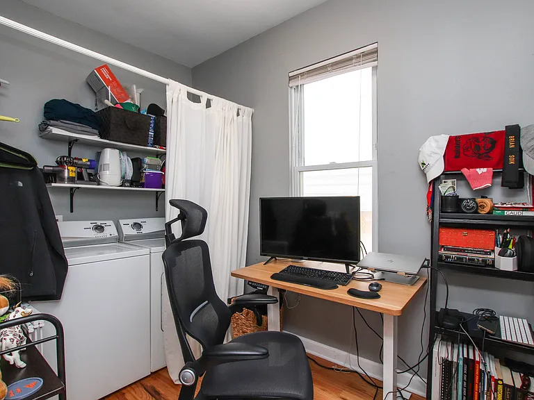 2040 W Charleston St #2R — Photo 8