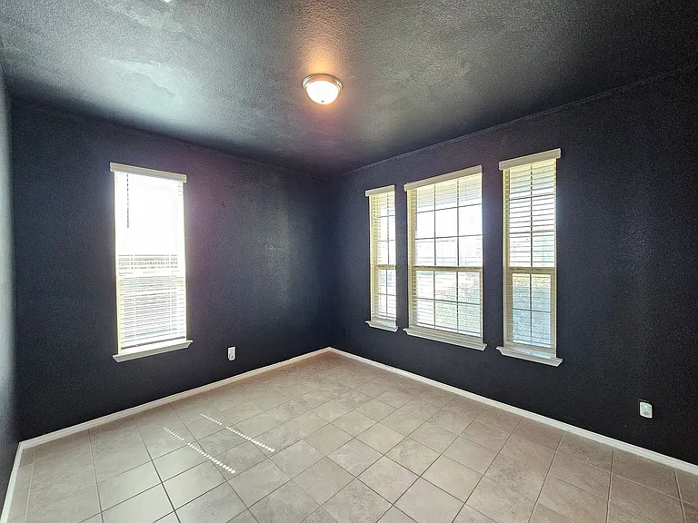 3901 Brunswick Dr — Photo 8
