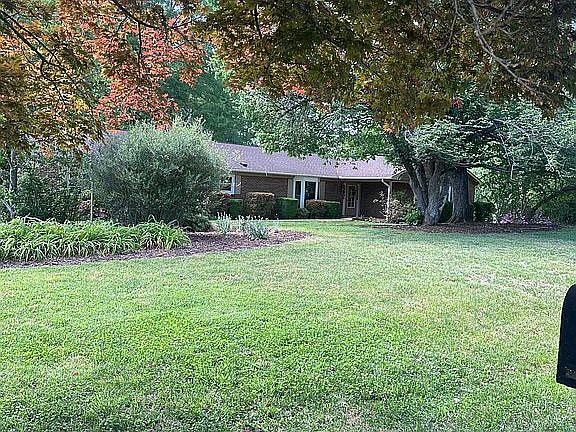 3rd image of 4484 Cotswold Rd