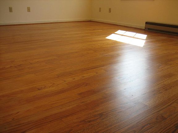 Oak floors in all 3 bedrooms