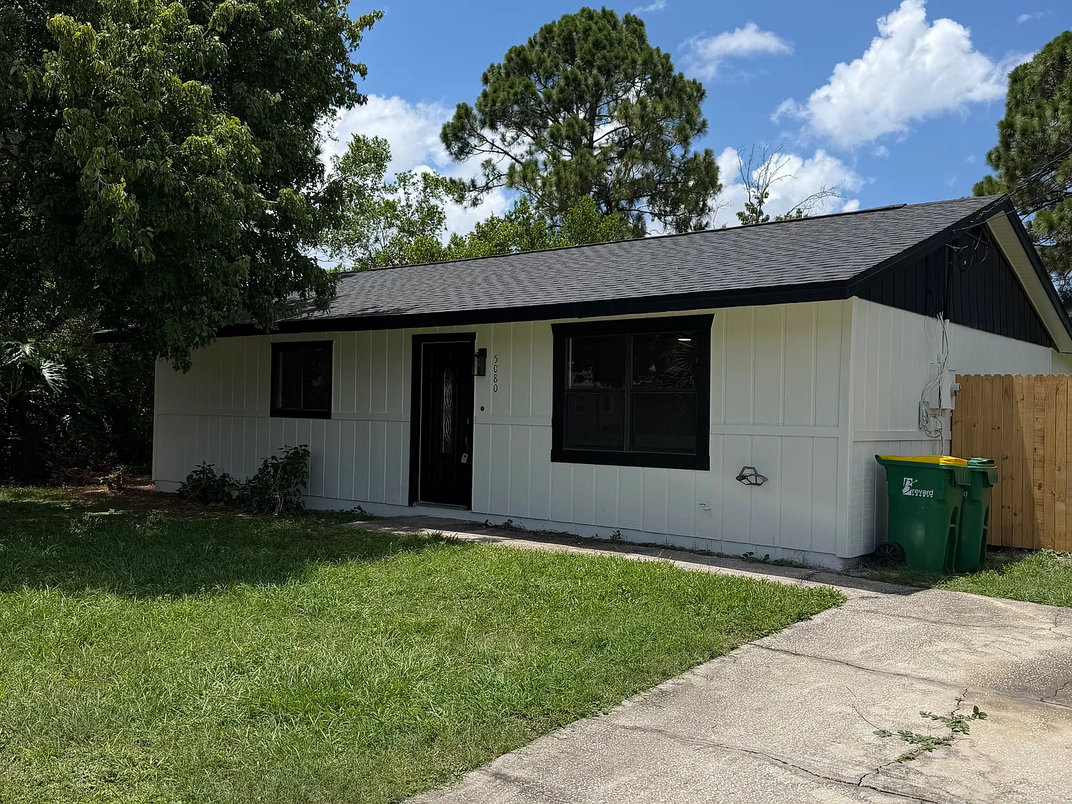 2 bed, 912 sqft, $1,750 — Photo 1