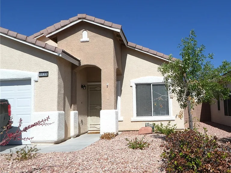 6038 Blue Autumn St — Photo 2