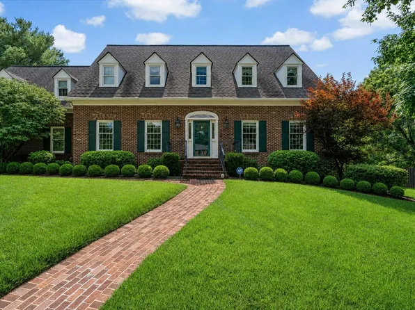 709 Turf Ct, Lexington, KY 40502