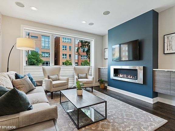 5th image of 2740 N Ashland Ave #1