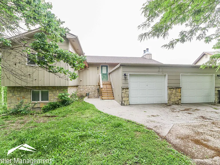 1923 Crescent Dr #1 — Photo 1