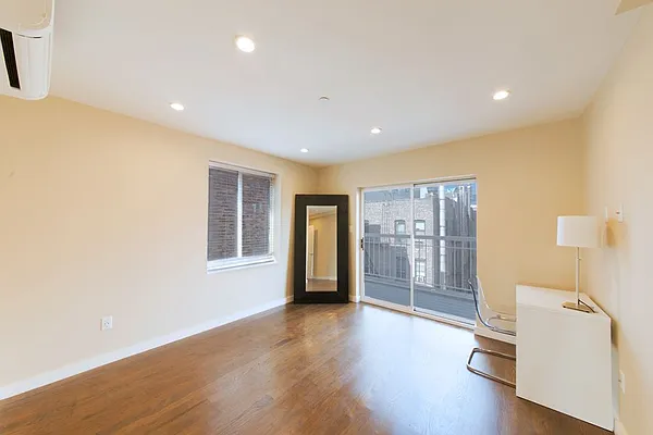 Rented by REAL New York | media 36