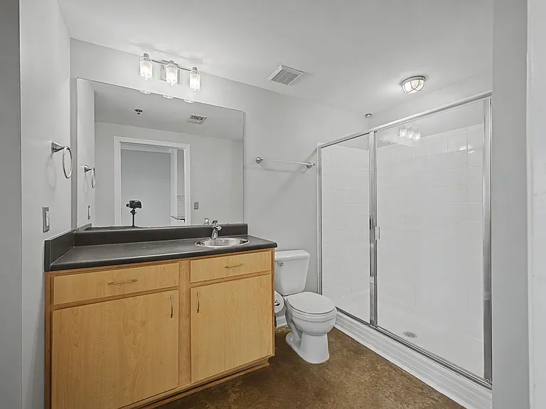 1803 Broadway — Photo 23