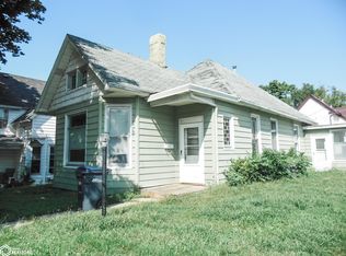 1408 Valley St, Burlington, IA 52601