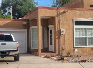 2408 Plaza Vizcaya NW, Albuquerque, NM 87104