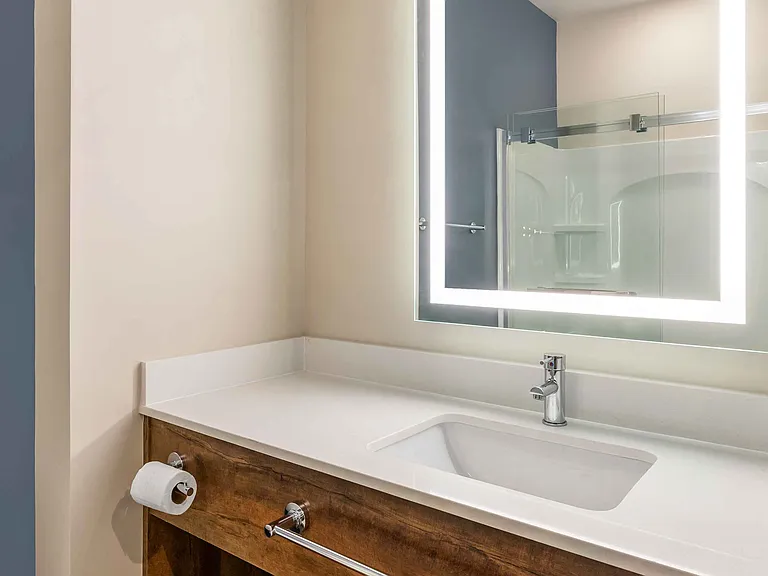 Studio Suite - 2 Queen Beds