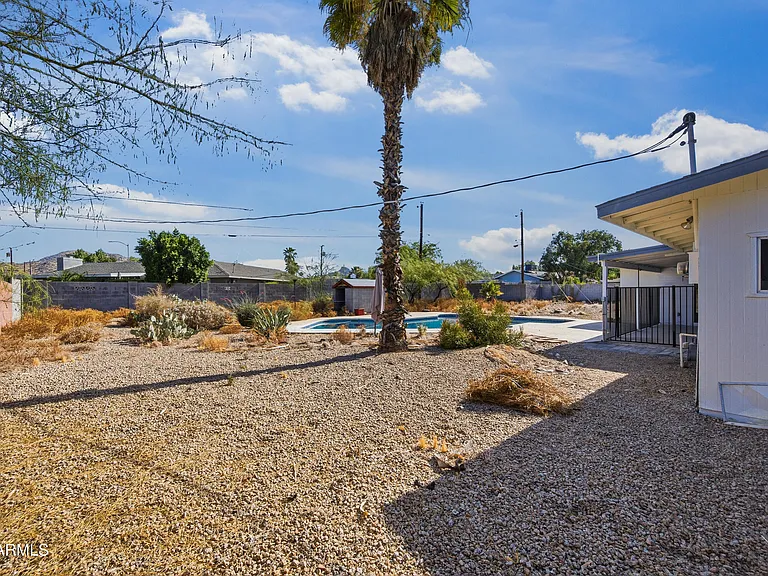 4213 E Sahuaro Dr — Photo 26