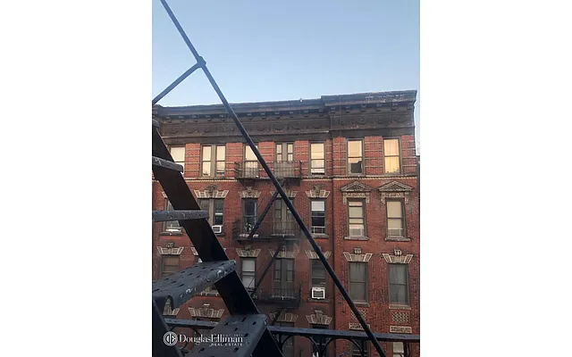 Rented by Douglas Elliman | media 20