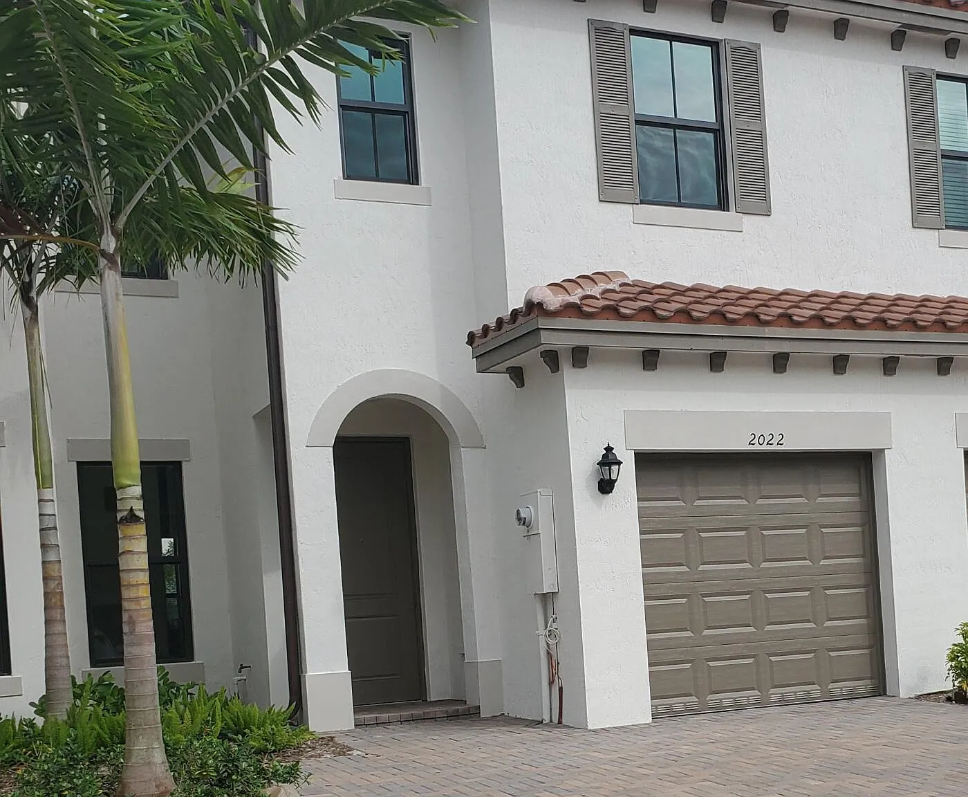 3 bed, 3.5 bath, 1714 sqft, $2,900 — Photo 1