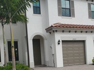 2022 Oysterwood Ln, Riviera Beach, FL 33410