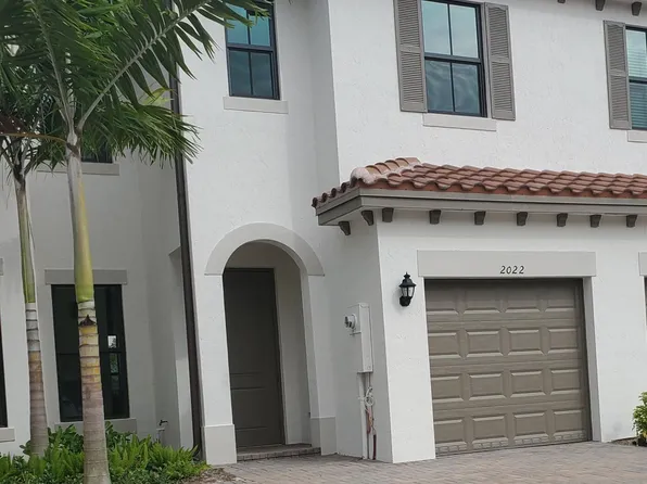 2022 Oysterwood Ln, Riviera Beach, FL 33410