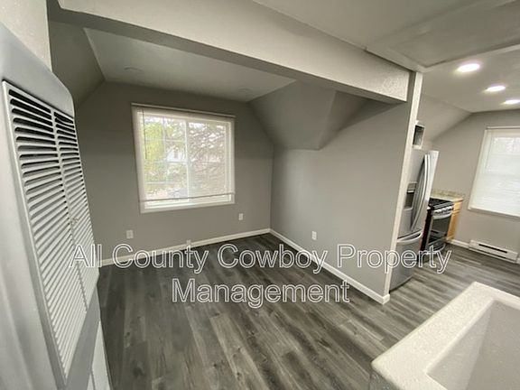 5th image of 719 S 6th St #3