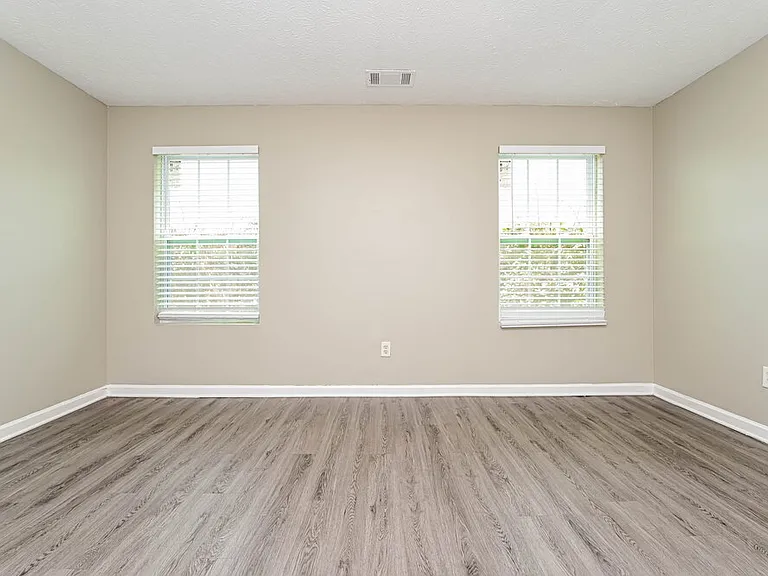 172 Marsh Glen Dr — Photo 5