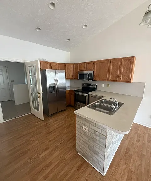 1542 Blossom St SE — Photo 5