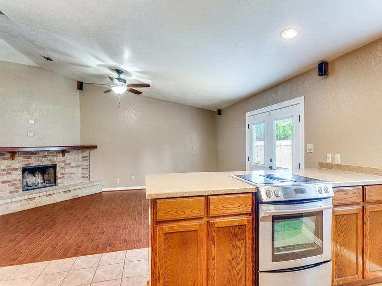 6900 Sandstone Ct — Photo 7
