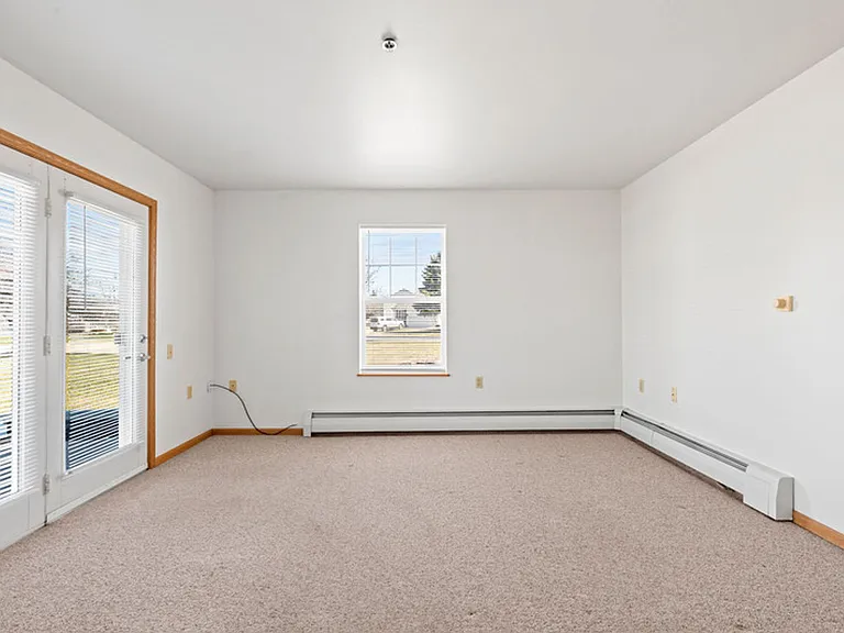 1085 Jaystone Ter — Photo 11
