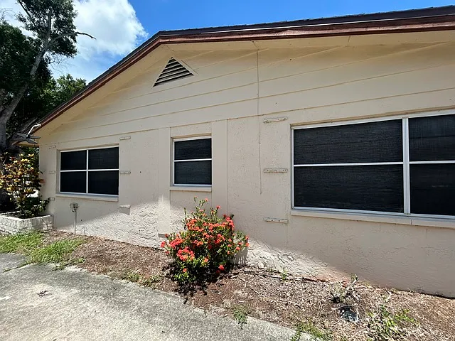 1989 Madrid Ct N — Photo 18