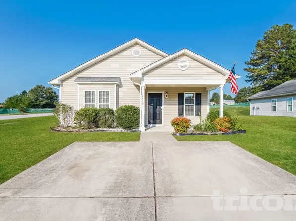 2410 King Malcolm Ln, Zebulon, NC 27597