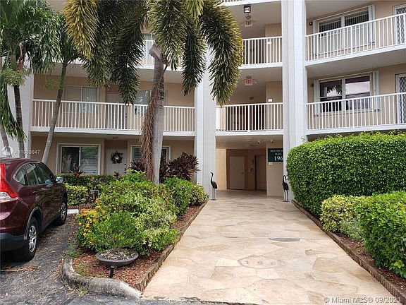 3rd image of 10133 NW 24th Pl APT 403