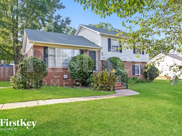 2516 Tall Pines Ln — Photo 2
