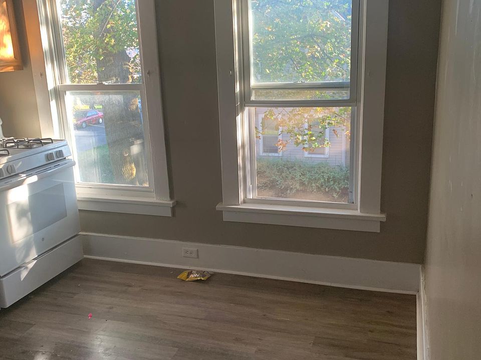 2nd image of 701 Highland St #2