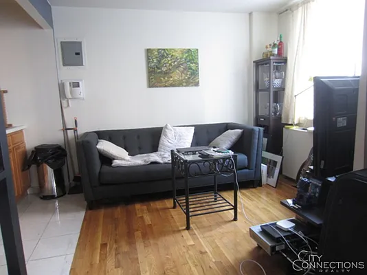 Rented by City Connections Realty | media 12