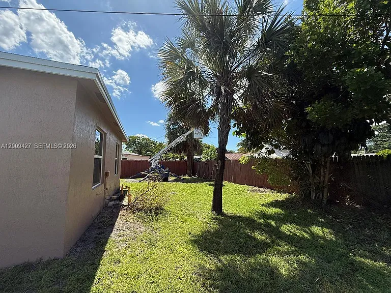 2713 NW 6th St — Photo 9