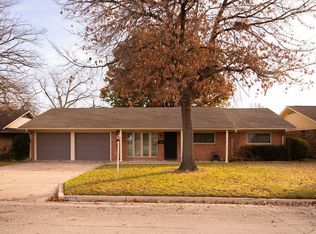 1110 Hillside Dr, Gainesville, TX 76240