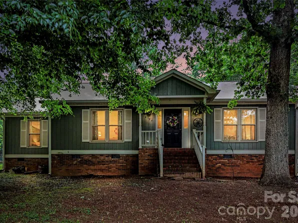 2754 Stockwood Dr, Gastonia, NC 28056