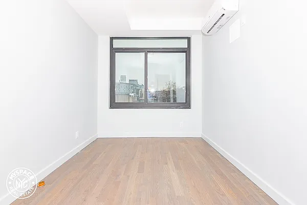 Rented by MySpaceNYC | media 27