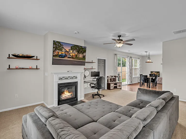 1116 Westbriar Dr — Photo 5