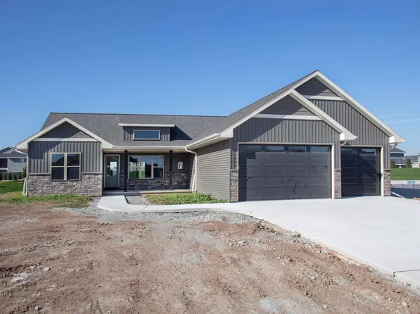 1403 Divinity Dr, De Pere, WI 54115