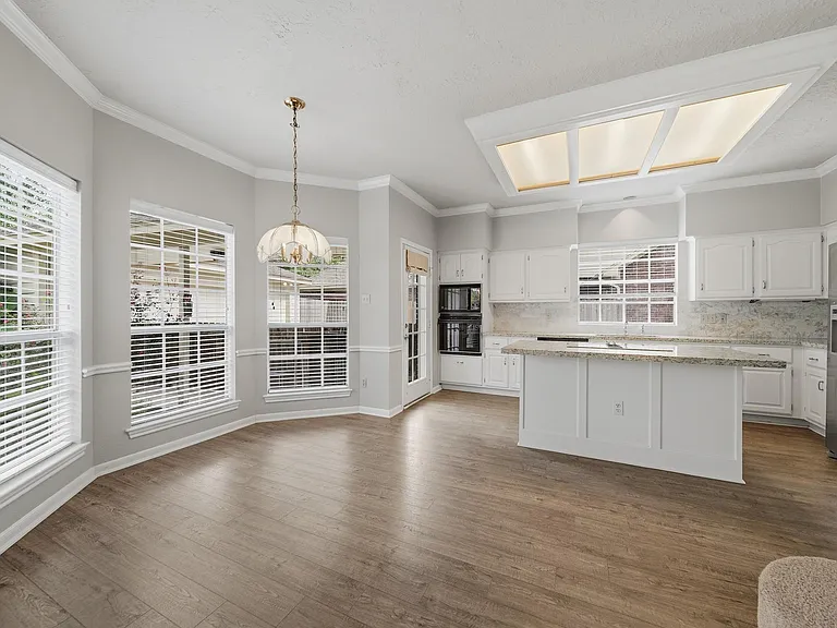 15122 Greenleaf Ln — Photo 36