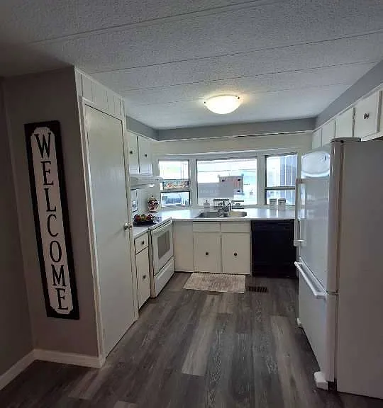 9165 Daniel Ave — Photo 5