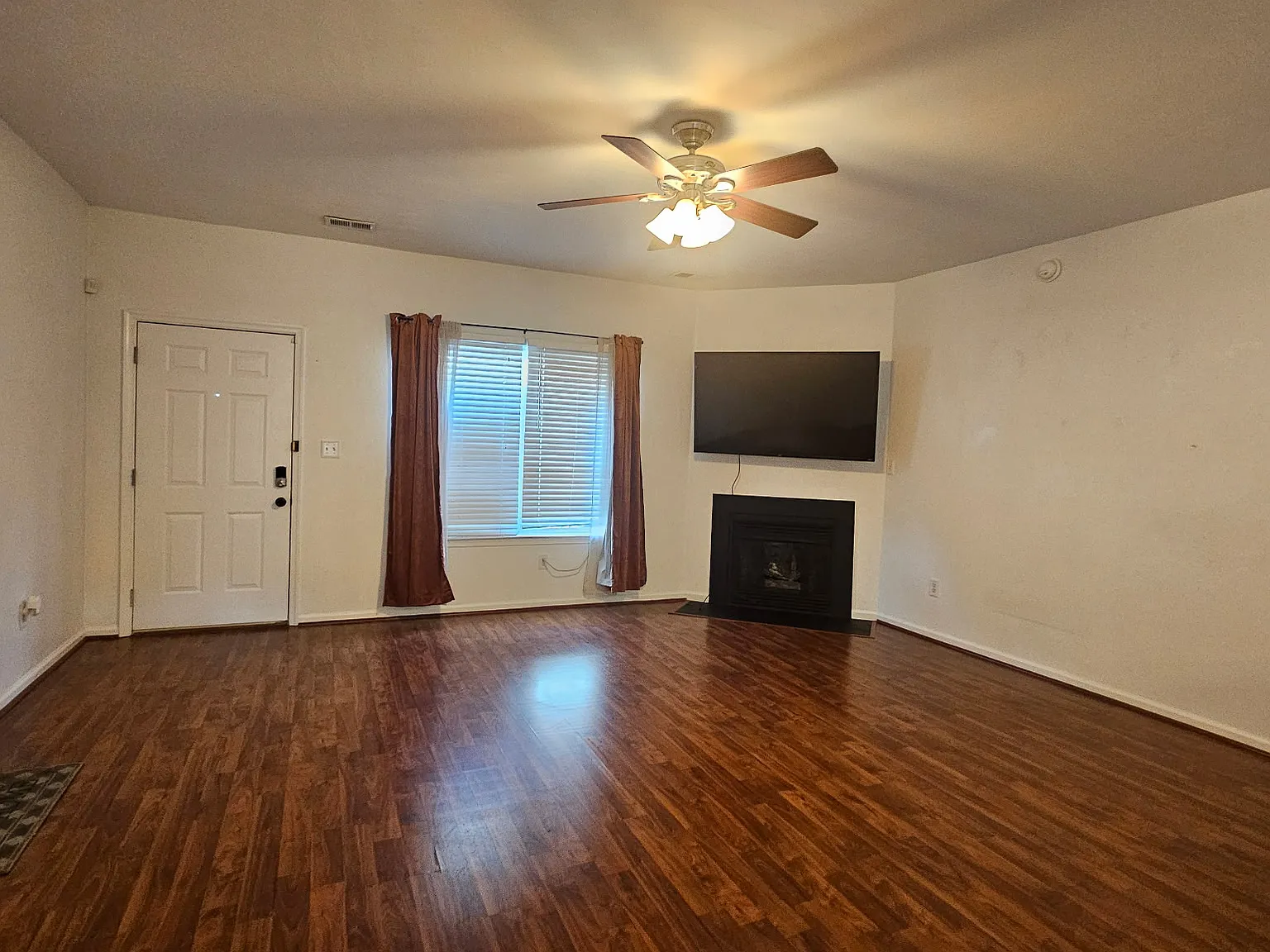 332 Summerville Court - 1 — Photo 2