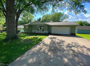 2209 Cherry St, Burlington, IA