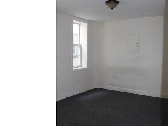 3rd image of 408 E Roosevelt Blvd #1