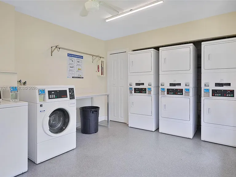 10786 N Kendall Dr #D18 — Photo 19