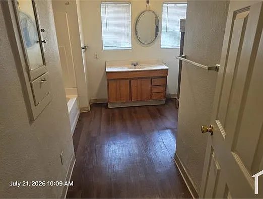 1619 E Cambridge Ave #- — Photo 5
