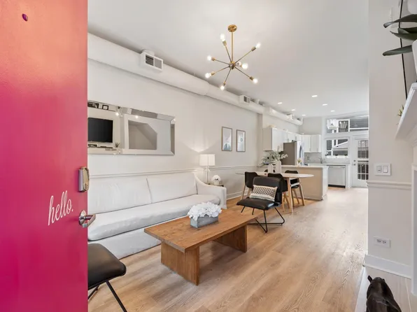 1140 W Newport Ave, Chicago, IL 60657