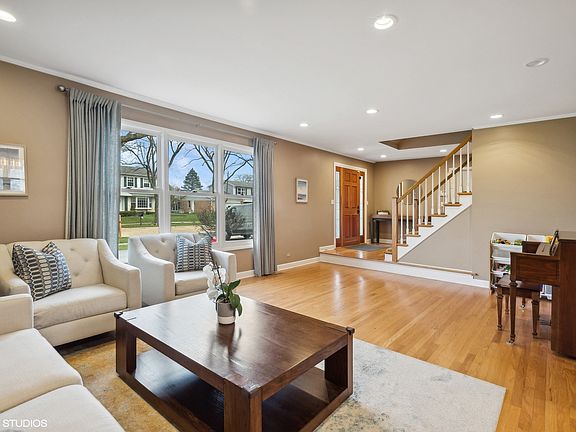 5th image of 3437 River Falls Dr