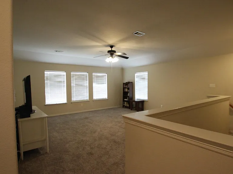 1716 Winding Hollow Ln — Photo 19