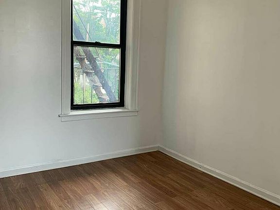 5th image of 3240 Kingsbridge Ave #33