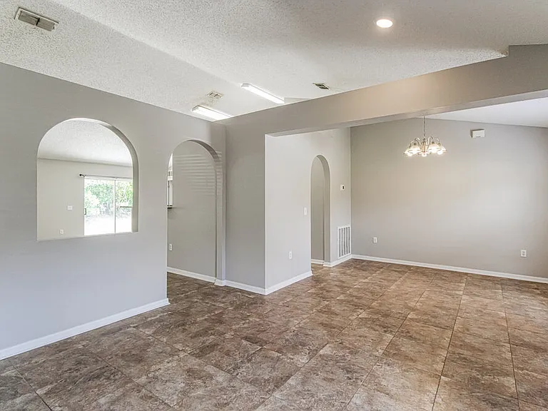 1159 Newcomb Ave — Photo 4